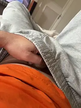 Snapshot of gg79100 chatting on March 16, 1:48 pm gg79100 online show from March 16, 1:48 pm