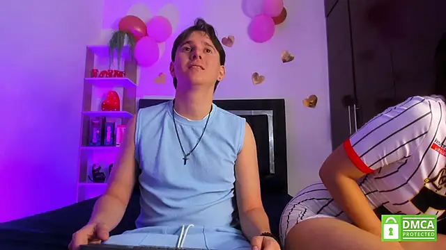 Mariana and Ronny online show from May 22, 10:15 pm