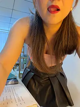 Xiaoxiao-y online show from June 17, 7:00 am