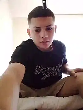 Snapshot of tony_pinkcock chatting on March 21, 3:15 pm tony pinkcock online show from March 21, 3:15 pm