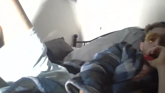 Snapshot of tichyrider chatting on March 19, 12:58 am tichyrider online show from March 19, 12:58 am