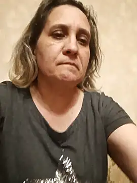 Snapshot of KatieLove133 chatting on March 18, 4:43 pm KatieLove133 online show from March 18, 4:43 pm