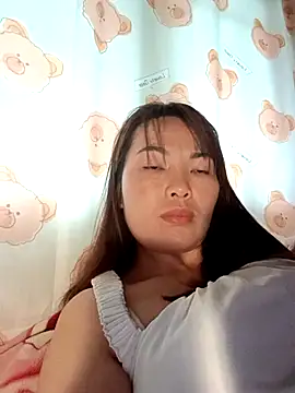 Snapshot of Milik-1022 chatting on March 16, 5:55 am Milik-1022 online show from March 16, 5:55 am