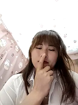 Snapshot of Lucxy-ki6 chatting on March 15, 1:28 pm Lucxy-ki6 online show from March 15, 1:28 pm