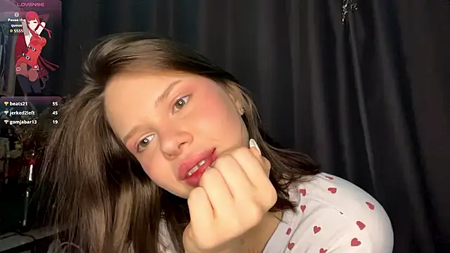 Snapshot of SarahHunnye chatting on March 25, 11:22 pm SarahHunnye online show from March 25, 11:22 pm