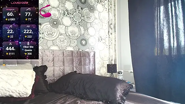 SexyQueenNina online show from March 28, 8:36 am