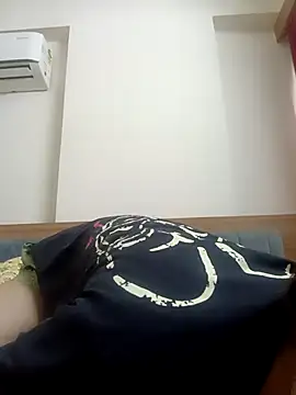 Snapshot of Hottymahi7 chatting on April 1, 6:03 am Hottymahi7 online show from April 1, 6:03 am