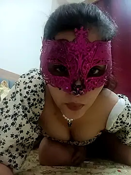 Snapshot of Hottymahi7 chatting on April 2, 12:47 pm Hottymahi7 online show from April 2, 12:47 pm