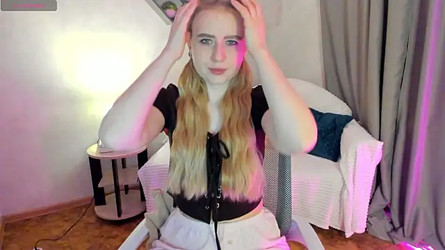 Snapshot of Shiny_Liss chatting on March 21, 1:32 am Shiny Liss online show from March 21, 1:32 am