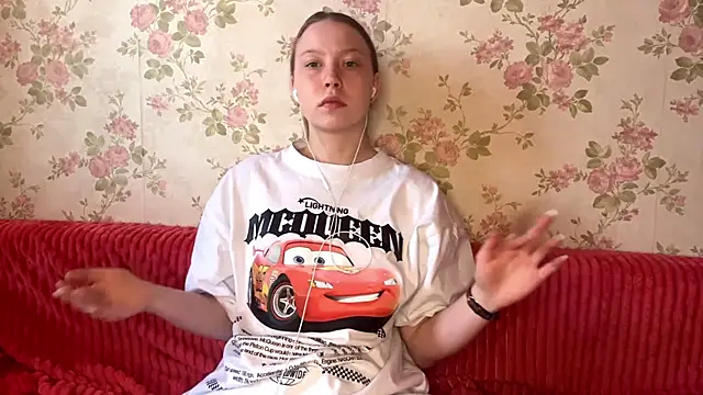 Snapshot of EleneShedden chatting on March 21, 9:25 am EleneShedden online show from March 21, 9:25 am