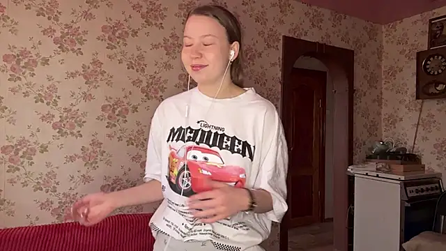 Snapshot of EleneShedden chatting on March 29, 1:55 pm EleneShedden online show from March 29, 1:55 pm