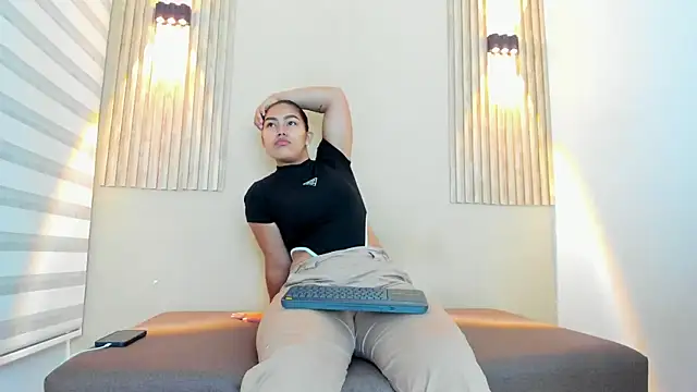 SALOMEE STONE online show from March 20, 12:32 pm