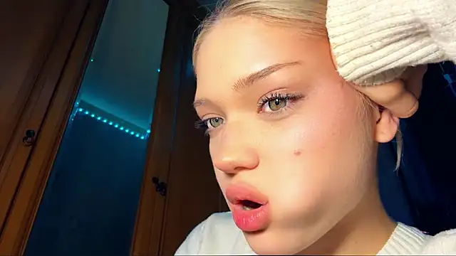 Snapshot of StacyChocopay chatting on March 23, 8:57 pm StacyChocopay online show from March 23, 8:57 pm