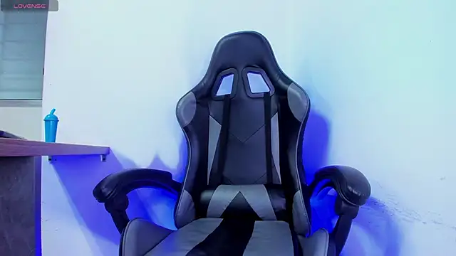 Snapshot of Bennet-Grayy chatting on March 29, 7:41 am Bennet-Grayy online show from March 29, 7:41 am