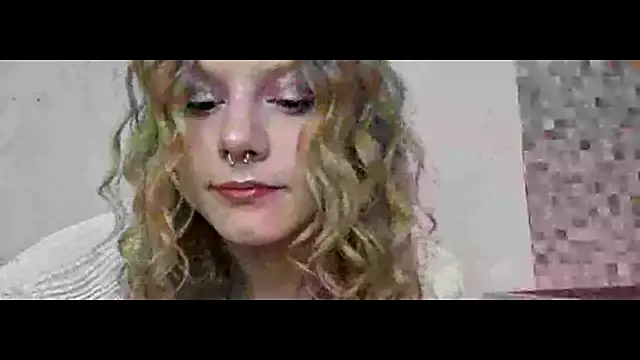 Snapshot of Kira_Wonderfullina chatting on March 17, 3:33 am Kira Wonderfullina online show from March 17, 3:33 am