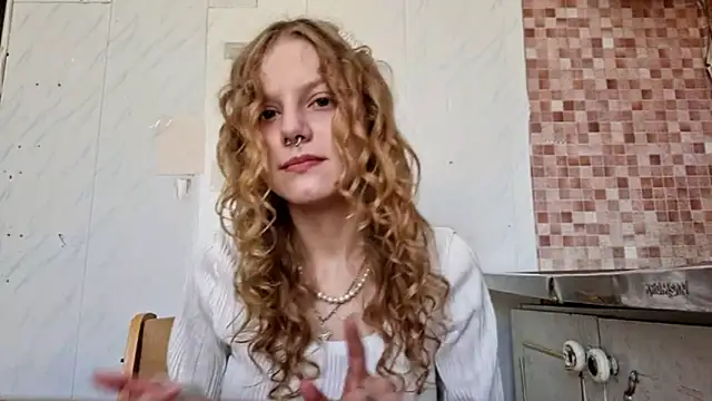 Snapshot of Kira_Wonderfullina chatting on March 19, 3:10 am Kira Wonderfullina online show from March 19, 3:10 am