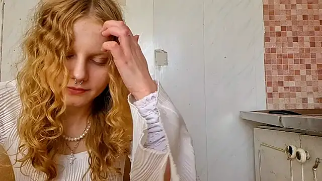 Snapshot of Kira_Wonderfullina chatting on March 21, 8:19 am Kira Wonderfullina online show from March 21, 8:19 am