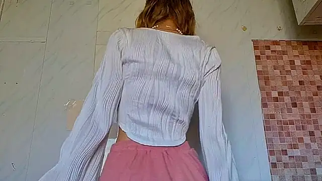 Snapshot of Kira_Wonderfullina chatting on March 24, 3:11 am Kira Wonderfullina online show from March 24, 3:11 am