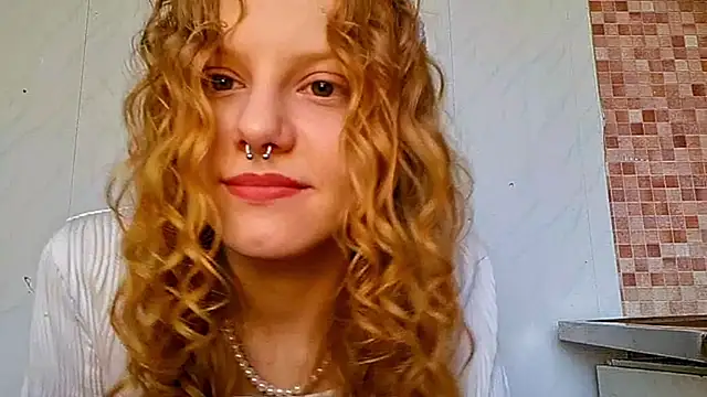 Snapshot of Kira_Wonderfullina chatting on March 27, 3:12 am Kira Wonderfullina online show from March 27, 3:12 am