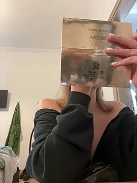 SexyVenusian online show from March 27, 3:01 pm