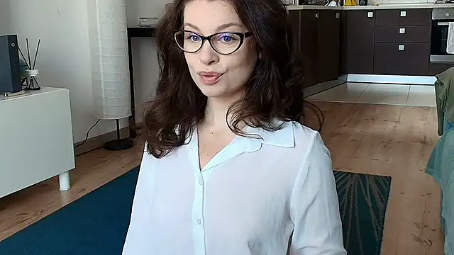 IreneBlue  online show from March 24, 7:02 am