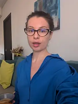 Snapshot of IreneBlue_ chatting on April 5, 7:05 am IreneBlue online show from April 5, 7:05 am