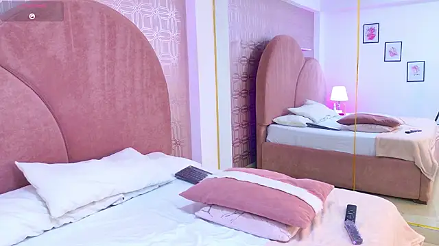 Snapshot of Melissa_Elana chatting on March 26, 12:33 pm Melissa Elana online show from March 26, 12:33 pm