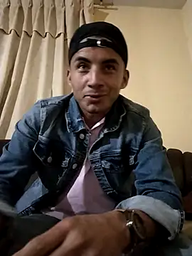 Snapshot of gabosexi007 chatting on March 15, 6:19 am gabosexi007 online show from March 15, 6:19 am