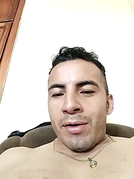 Snapshot of gabosexi007 chatting on March 17, 4:54 pm gabosexi007 online show from March 17, 4:54 pm