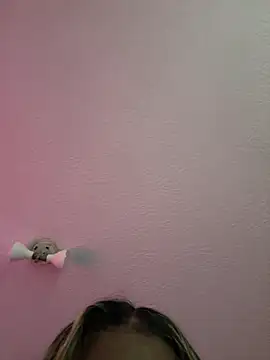 Snapshot of TSROYALE7527 chatting on March 19, 3:49 pm TSROYALE7527 online show from March 19, 3:49 pm