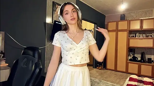 Veluxe online show from March 17, 3:26 pm