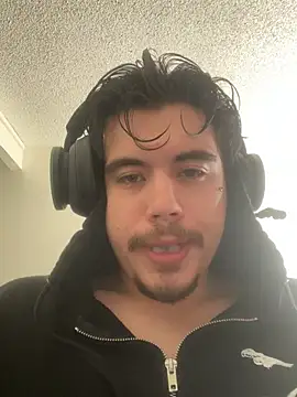 Snapshot of RuledTribe chatting on March 29, 6:52 pm RuledTribe online show from March 29, 6:52 pm