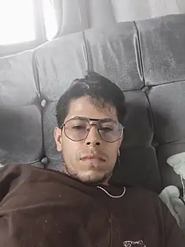 Snapshot of Erenk_and_Levy chatting on March 21, 6:55 pm Erenk and Levy online show from March 21, 6:55 pm