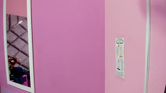 Snapshot of Lilit_Starr chatting on March 24, 5:01 am Lilit Starr online show from March 24, 5:01 am