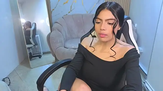 Charlottee b online show from June 17, 1:01 pm
