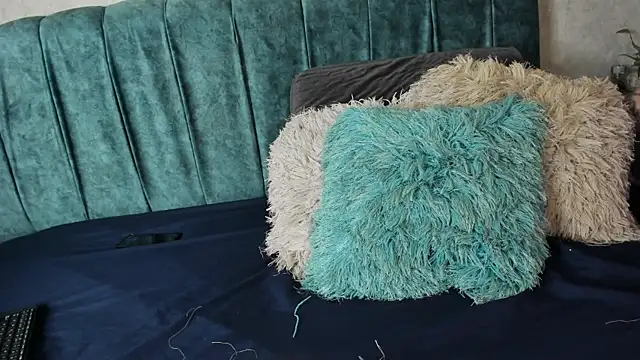 Santii Twink online show from March 20, 4:28 am