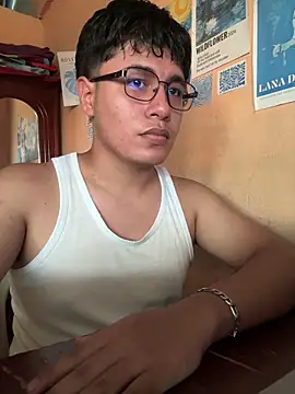 Snapshot of Erickckk chatting on March 21, 10:02 pm Erickckk online show from March 21, 10:02 pm