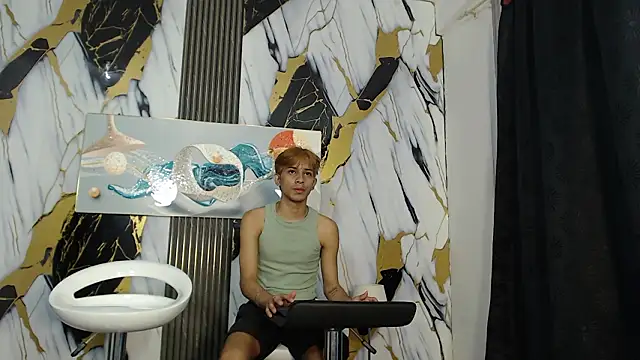 Snapshot of AVENGER_GUYS1 chatting on March 18, 1:14 pm AVENGER GUYS1 online show from March 18, 1:14 pm