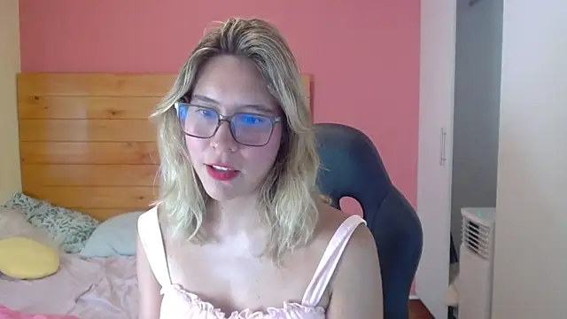 Snapshot of Dulce_Victoria_ chatting on March 28, 12:54 am Dulce Victoria online show from March 28, 12:54 am