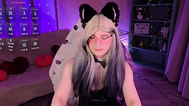 FoxIsPuff online show from June 17, 5:43 am