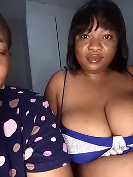 Snapshot of BeverlyQueen15 chatting on March 25, 2:50 am BeverlyQueen15 online show from March 25, 2:50 am