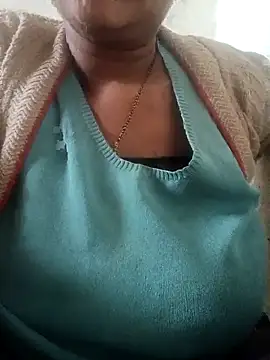 Snapshot of Mona_ji32 chatting on March 21, 5:56 am Mona ji32 online show from March 21, 5:56 am