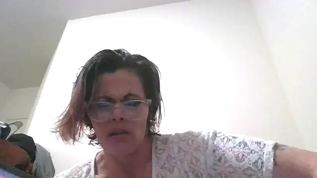 Snapshot of kitty-kitten82 chatting on March 24, 5:45 am kitty-kitten82 online show from March 24, 5:45 am