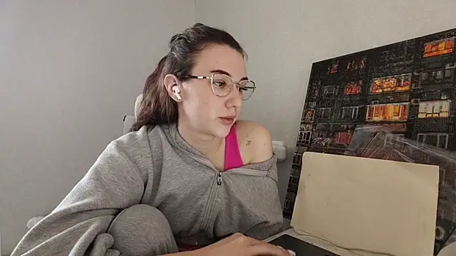 Snapshot of LaritaTocchio chatting on March 25, 7:14 am LaritaTocchio online show from March 25, 7:14 am