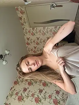 MissAnneli online show from July 19, 5:44 am