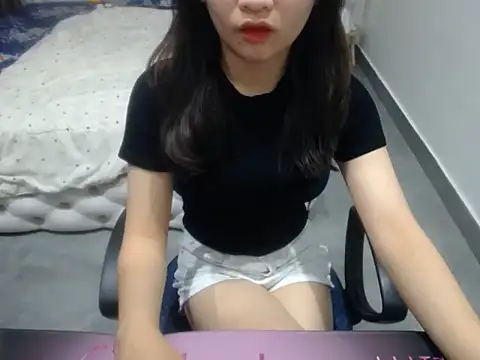 Snapshot of Aly_babe19y chatting on March 16, 4:29 am Aly babe19y online show from March 16, 4:29 am