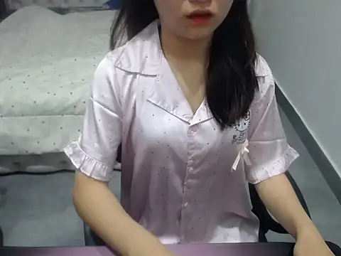 Snapshot of Aly_babe19y chatting on March 17, 3:00 am Aly babe19y online show from March 17, 3:00 am