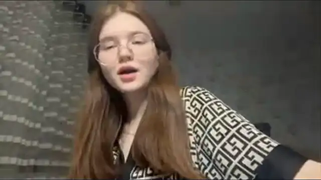 Snapshot of Karenredflag chatting on March 17, 8:56 pm Karenredflag online show from March 17, 8:56 pm