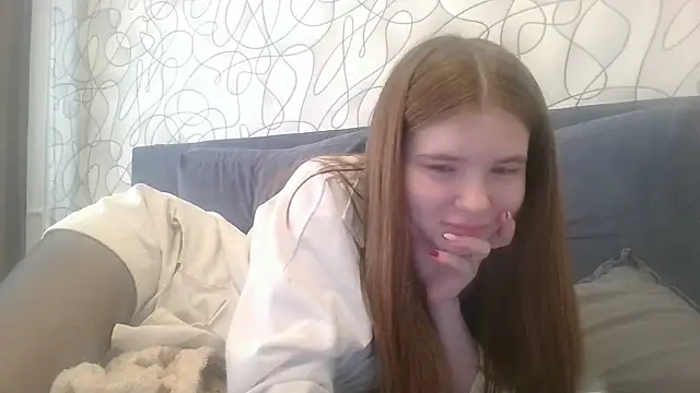 Snapshot of Karenredflag chatting on March 28, 10:48 am Karenredflag online show from March 28, 10:48 am