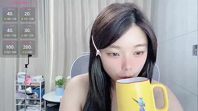 Snapshot of Puting_q chatting on April 3, 5:38 am Puting q online show from April 3, 5:38 am